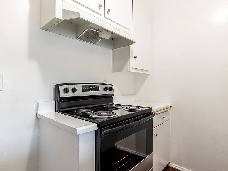Langdon apts — Photo 9