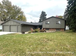 4309 E 19th St, Sioux Falls, SD 57103