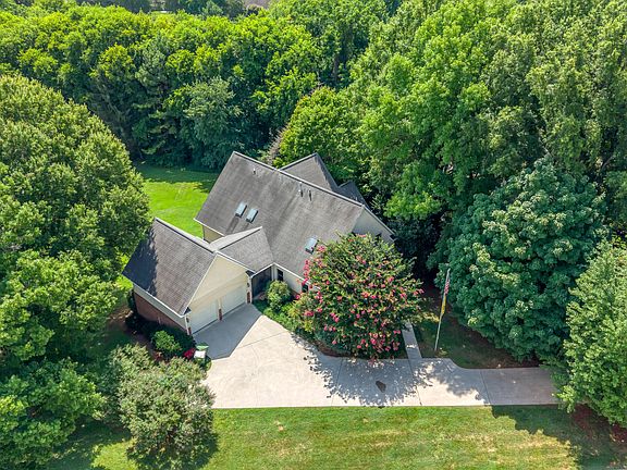 5th image of 1302 Dunbarton Dr