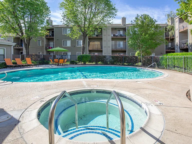 California Place Apartments — Photo 19