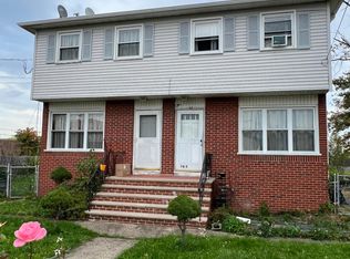 78 Romanowski St #B, Carteret, NJ 07008