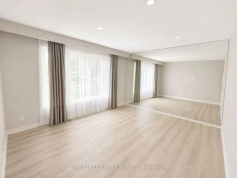 1214 Half Moon Ln — Photo 3