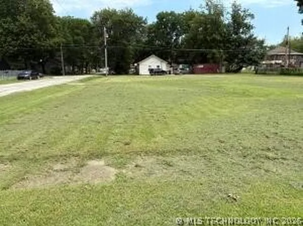 504 S Thompson St, Vinita, OK 74301