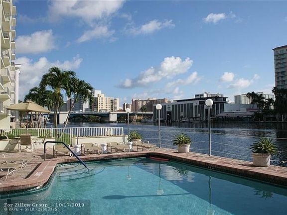 5th image of 2900 NE 30th St APT 3B