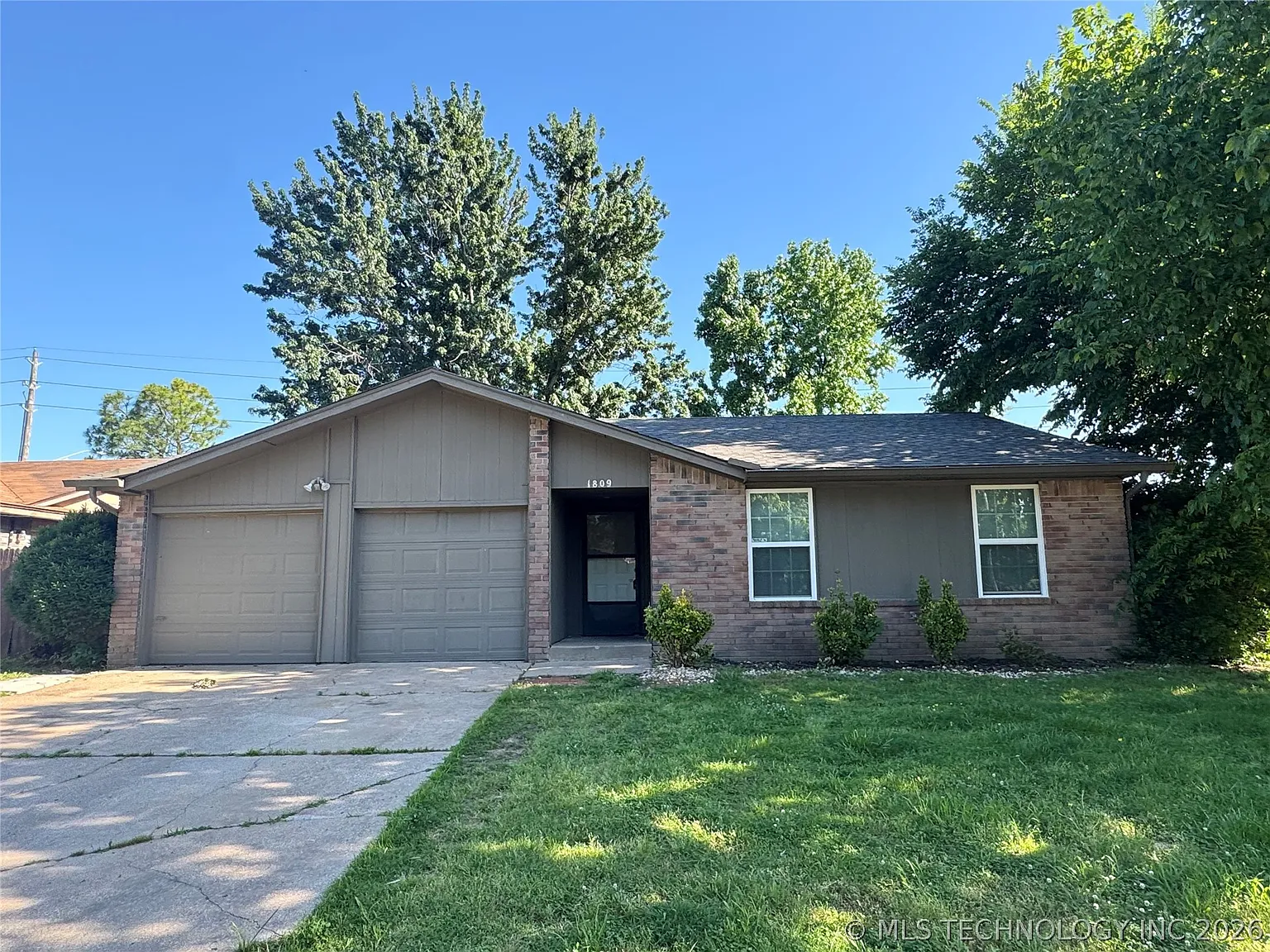 3 bed, 2.0 bath, 1192 sqft, $1,475 — Photo 1