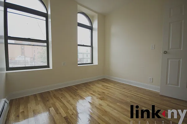 Rented by Link NY Realty | media 50