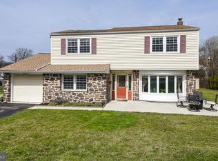 2348 Pine Ridge Dr, Lafayette Hill, PA 19444