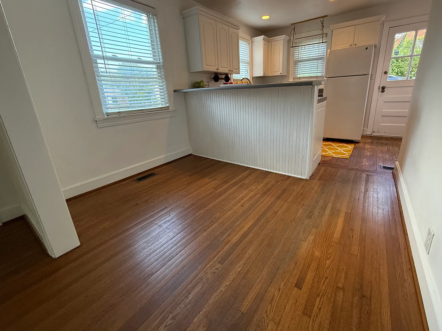 2 bed, 910 sqft, $2,050 — Photo 1