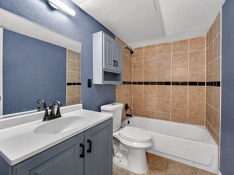 302 Independence Dr — Photo 25