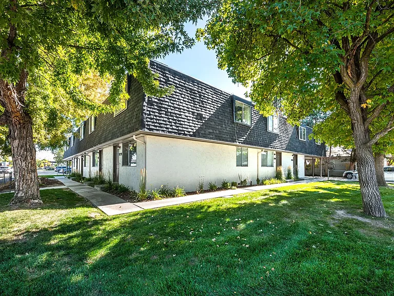 1204 S Euclid Ave — Photo 15