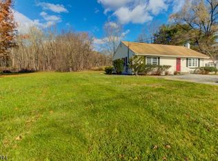 42 Cleveland Rd, Columbia, NJ 07832