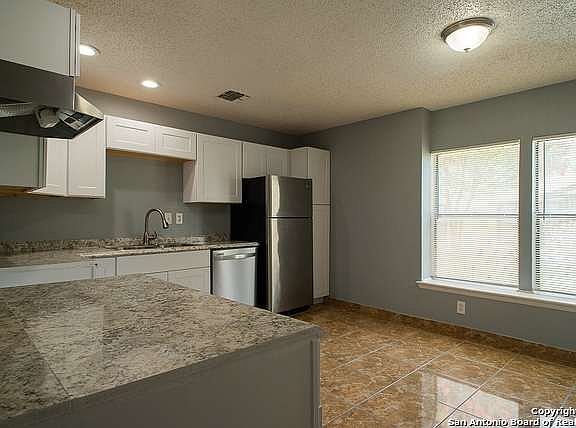 4th image of 1011 Fillmore Dr