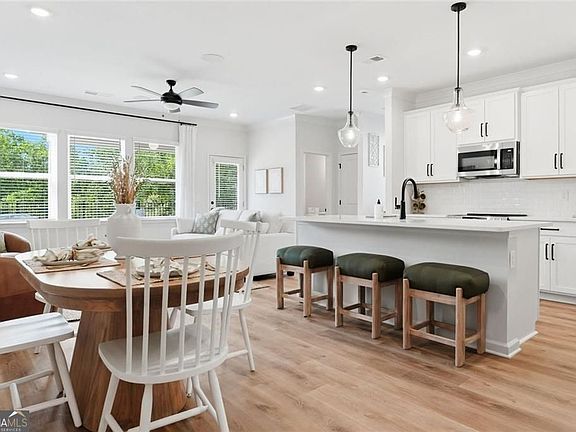 3rd image of 364 Summit View Ln #7