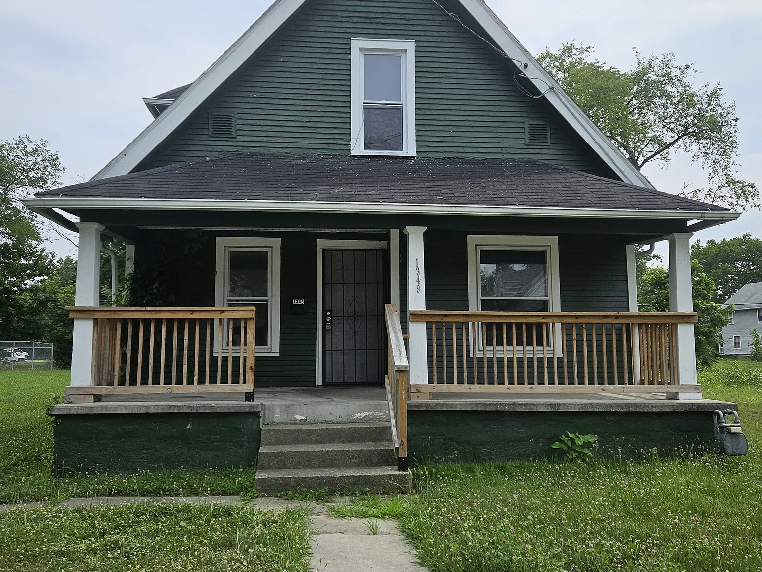4 bed, 1272 sqft, $1,400 — Photo 1