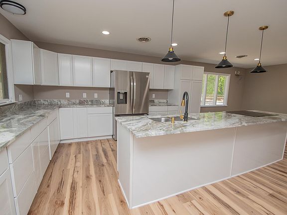 5th image of 4401 Beechwood Pl