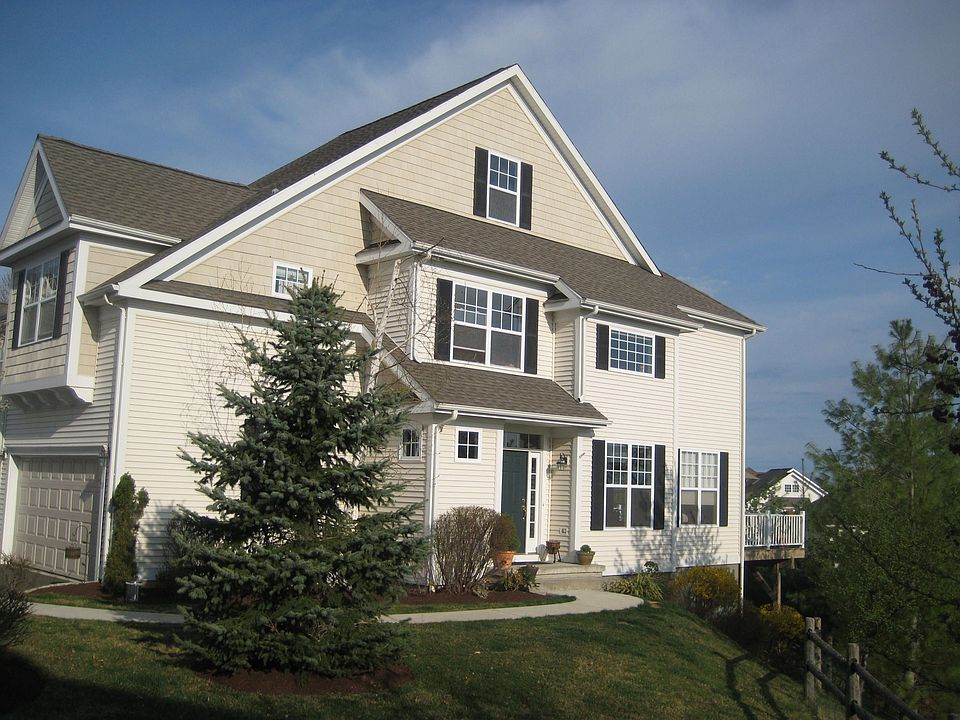 73 Woodcrest Ln