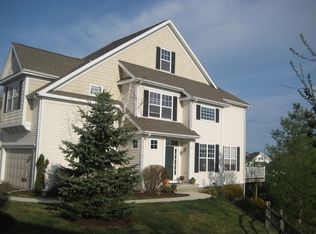 73 Woodcrest Ln, Danbury, CT 06810