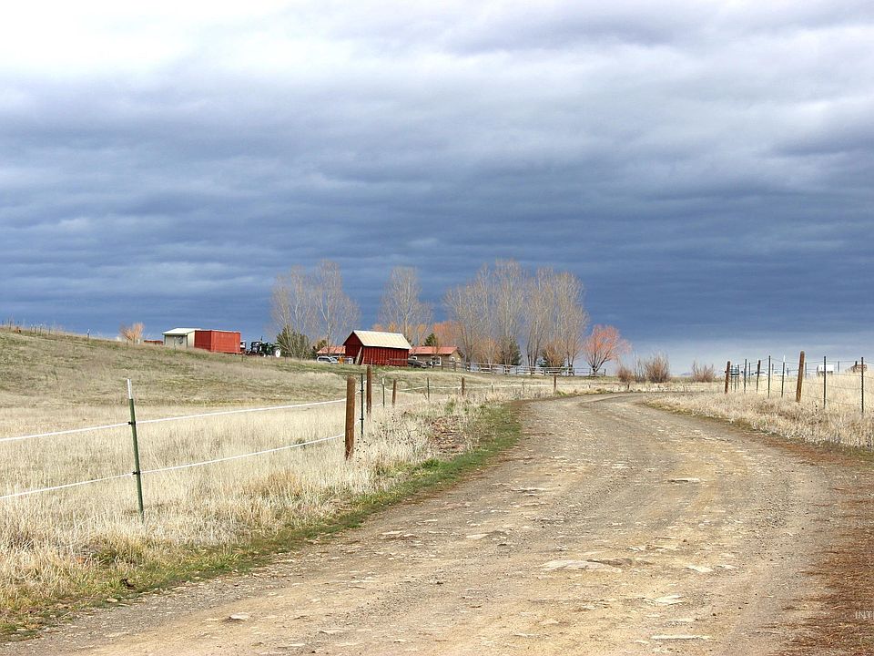 1st image of 1824 Dutch Flat Rd