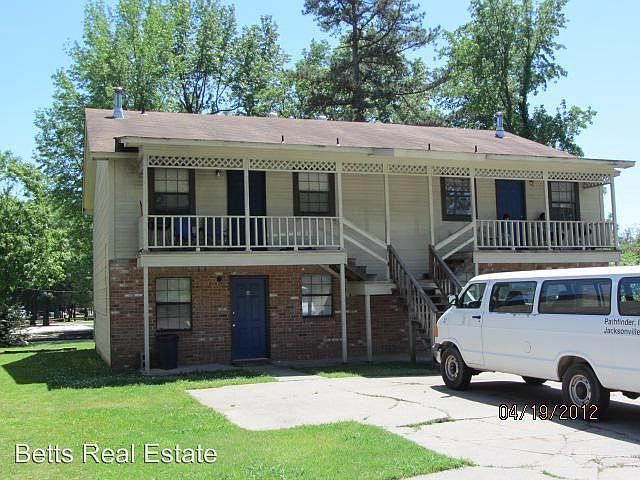 1st image of 7 Pinewood Ct APT D