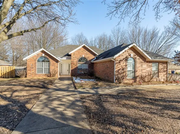 5101 Roxbury Way, Springdale, AR 72762