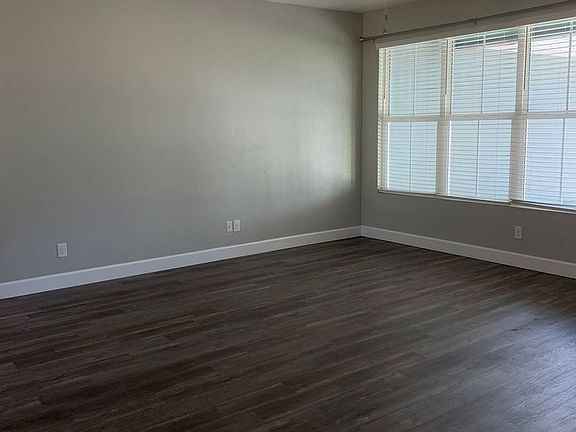 2nd image of 551 SE Plant St