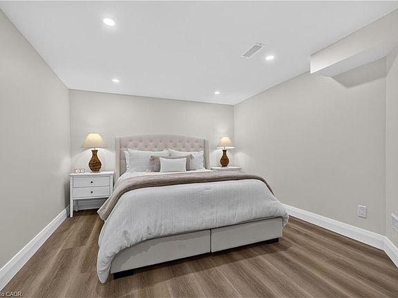 5th image of 111 Kingswood Dr