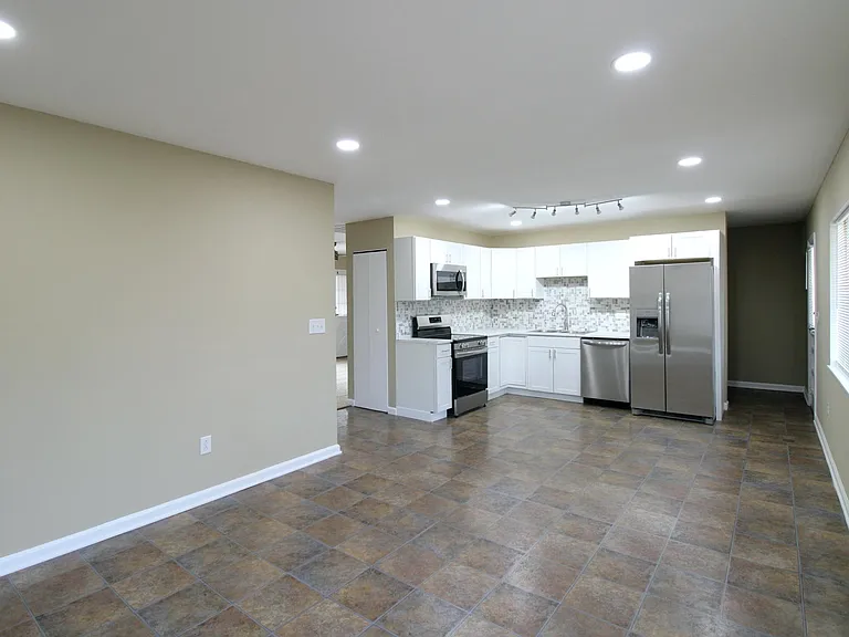 1804 Atkinson Dr — Photo 3