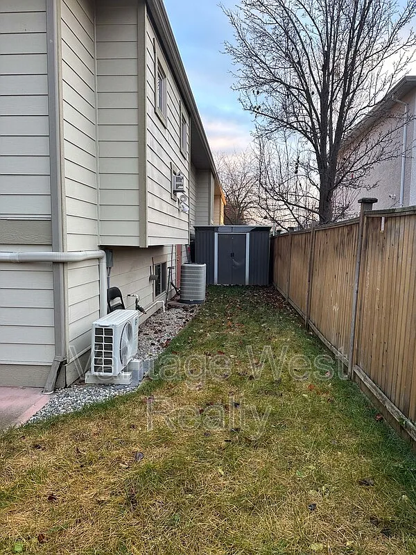 2 bed, 1.0 bath, $1,690 — Photo 4