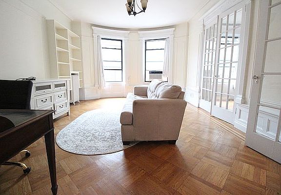 2nd image of 929 W End Ave APT 5B