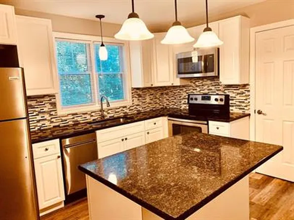 114 Wrights Crossing Rd, Pomfret Center, CT