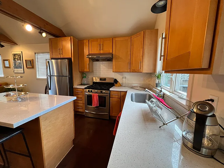 453 Ashton Ave — Photo 8