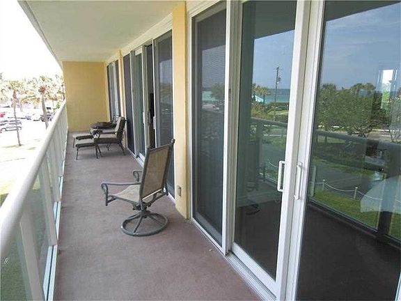 5th image of 333 NE 21st Ave APT 402