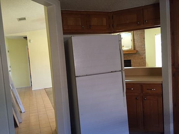 5th image of 2310 Stratford Dr