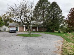 1633 Broad Ln, Falling Waters, WV 25419