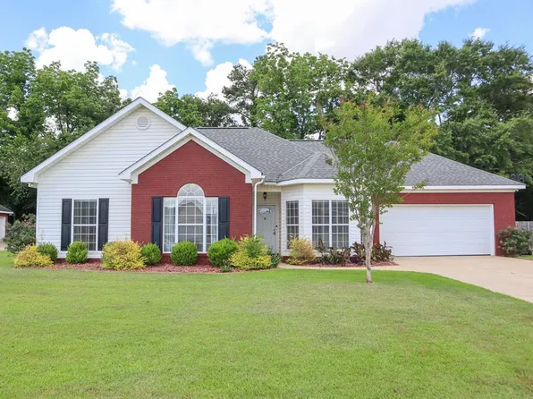 115 Huntington Dr, Headland, AL 36345