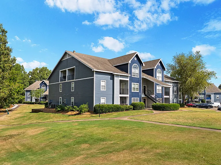Oak Hollow Apartments — Photo 22
