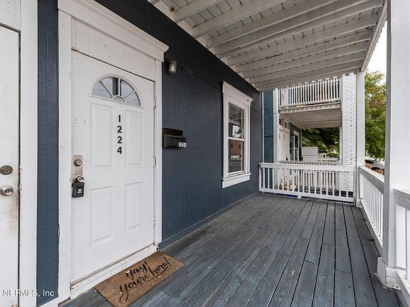 2nd image of 1222 CLARK Street