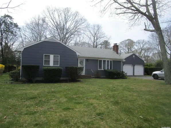27 Argonne Road, Hampton Bays, NY 11946
