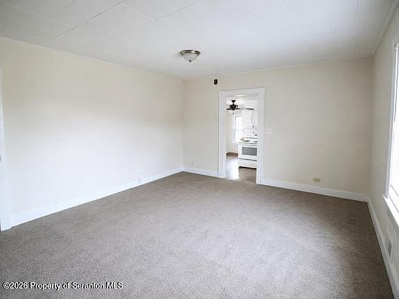 3rd image of 137 Pine St APT 3