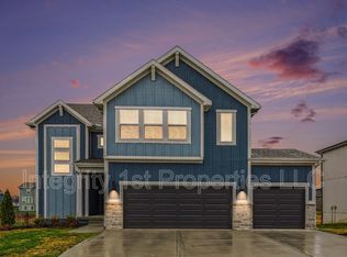 18220 Depot St, Overland Park, KS 66013