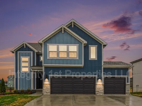 18220 Depot St, Overland Park, KS 66013