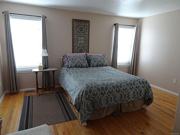 Guest room (upstairs)