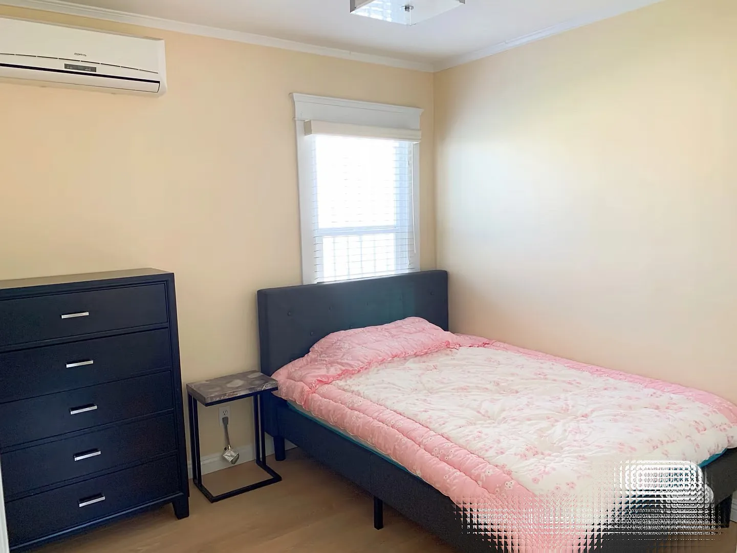 2 bed, 700 sqft, $2,200 — Photo 4