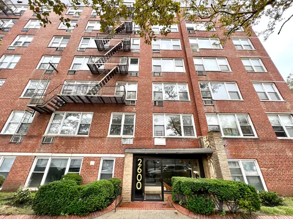 2600 East 21st Street image 1 of 7