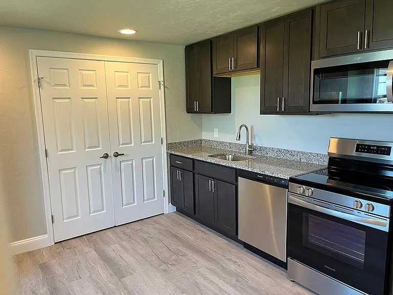 Salem Run Apartments - Phase 1 — Photo 28