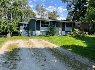 7638 2nd St, Dexter, MI 48130