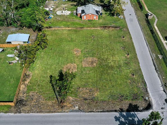 4th image of 215 Olive Ave
