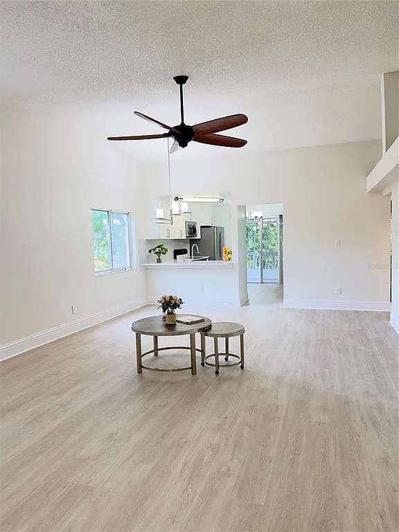 3 bed, 2.0 bath, 1223 sqft, $2,400 — Photo 2