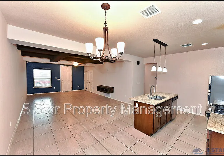 1908 William Caples St — Photo 12