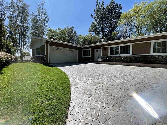 2nd image of 8121 Jason Ave